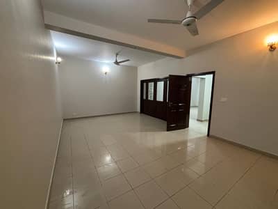 Premium 4 Bed House for Rent in Askari 10 Lahore Near Airport | Servant Quarter | Modern Living