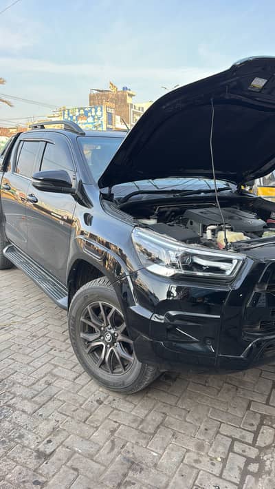 Toyota Hilux Revo V Automatic 2.8 2023
