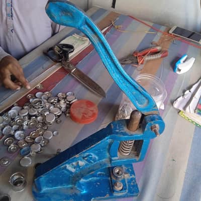 coper button machine sirf 50000 me price ye wali he wo nh