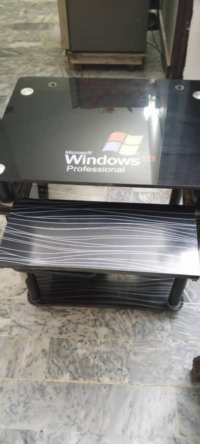 Computer Table with keyboard pulley, XP windows table