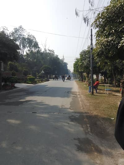 Kinal double storey house available for rent in Johar Town H block near Canal road