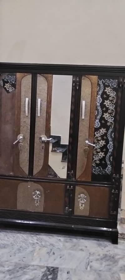 jaga ki waja se sell kar rahe hen