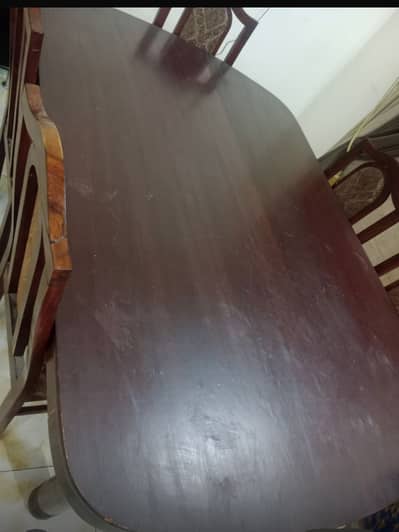 Dining tabal with 6 chairs