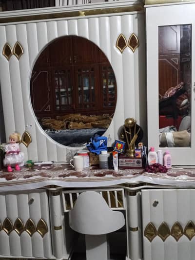complete bed set with 2 side tables , dressing table , dressing chair