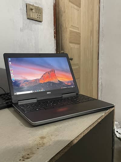 Dell 7510 Gaming i7 6820hq with 2GB Graphic