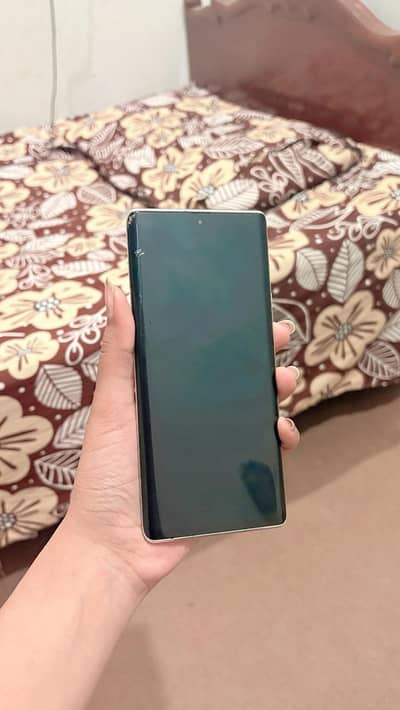 Aqous r6 12/128 gb Gaming phone