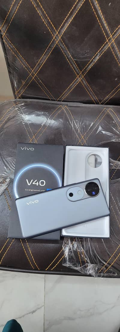 vivo v40 12/256