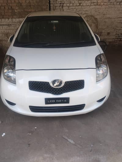 Toyota VITZ white color