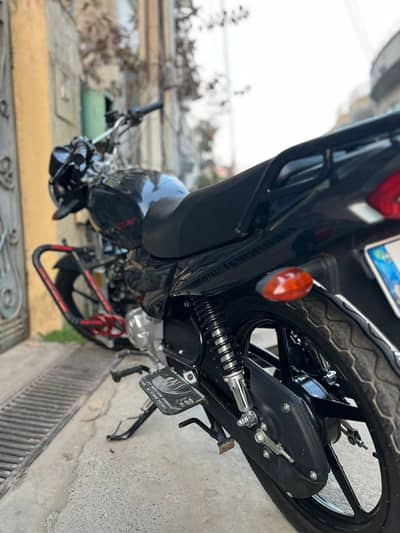 YB125Z DX 2025 model