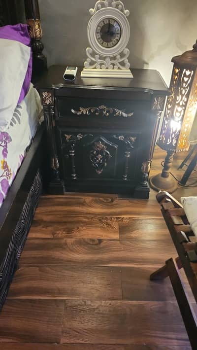 bed set with console