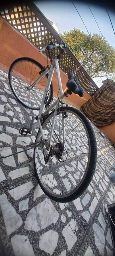 I want to sell my imported  bicycle very little used.
