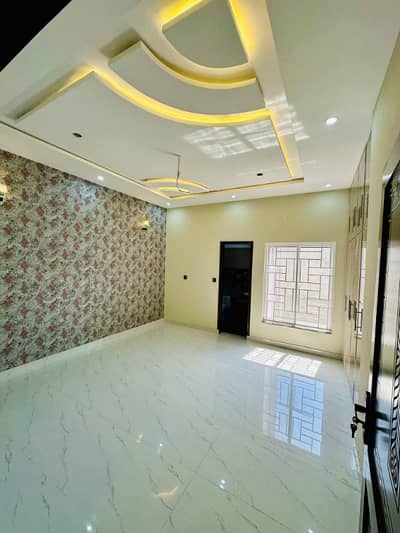 5 Marla 2nd floor portion available for rent