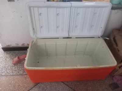 Comoplast keep cold  plastic  icebox 150L