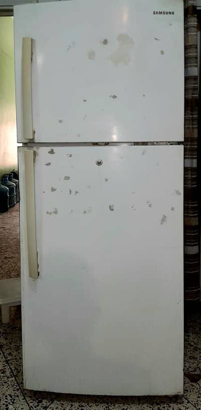 Used Samsung Refrigerator for sale. . .