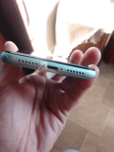 Iphone 11 factory uocked read full add