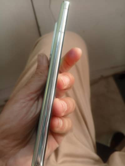 Samsung s 21 ultra non pta dual sim minor glass crack