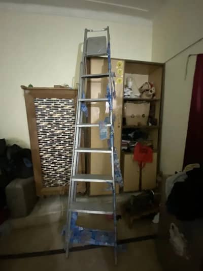 7 Feet Iron Latter available for urgent sale used in cheap price