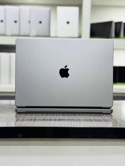Macbook Pro M1 MAX 16" | 32 GB 01 TB SSD 16 Inch