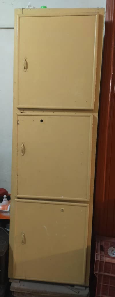 Simple Single Wooden Almari