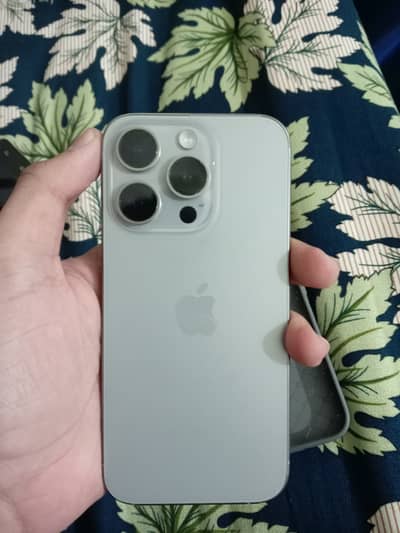 Iphone 15 pro (fu) natural titanium