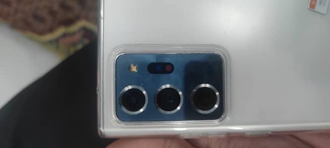 just minor camera glass break baki everything is OK