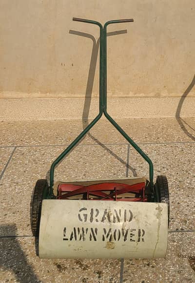 Lawn mower or Manual Grass Cutter