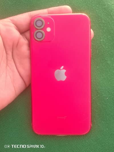 I phone 11 water pack 82helth 64gb  condition 10by8