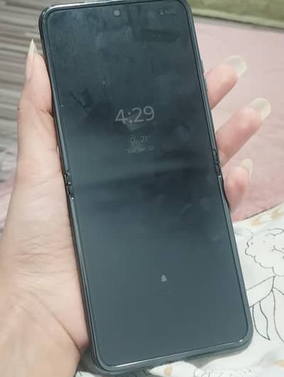 New Motorola razer plus phone availabilie 10/10 condition