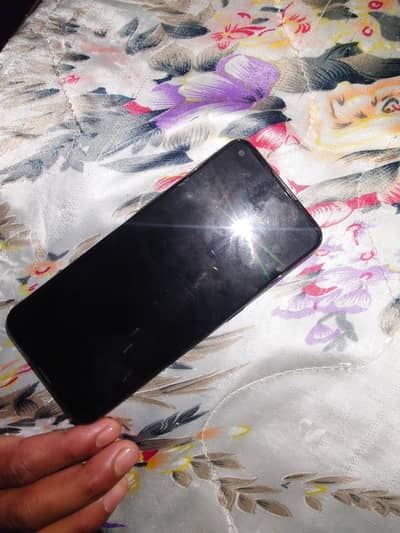 one plus 4 64 gb    model Be2012