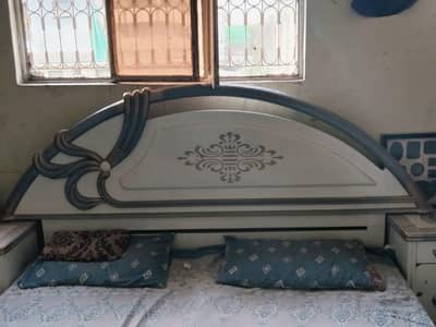 King size bed For sale