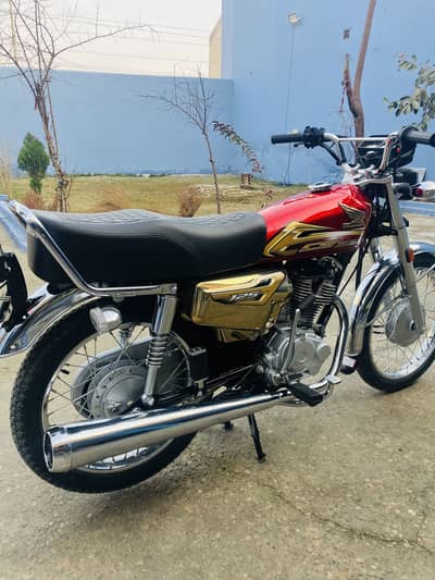 Honda 125 Golden Edition