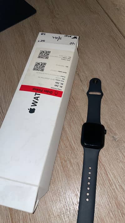 Apple Watch Se ( 2nd Generation )
