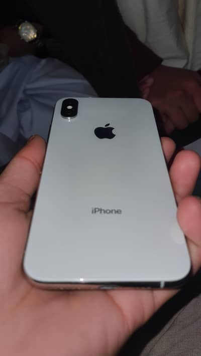 IPHONE XS PHONE AND CHARGER SIM WORKING