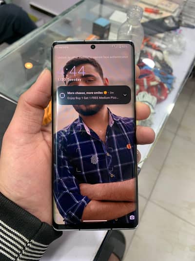 sharp Aquos r6 gaming phone