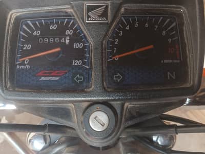 Honda 125 10k km chla hai number copy sab pass hai all ok hai 10/10