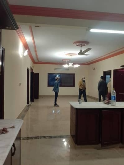 pechs block 2 3 bad dd without lift/ parking on main tariq road