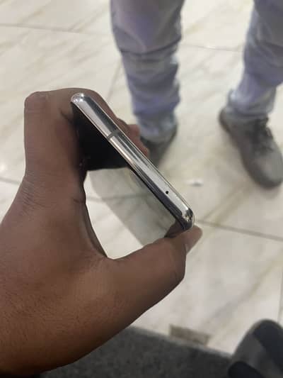 I am selling my Samsung note 10 lite official pta