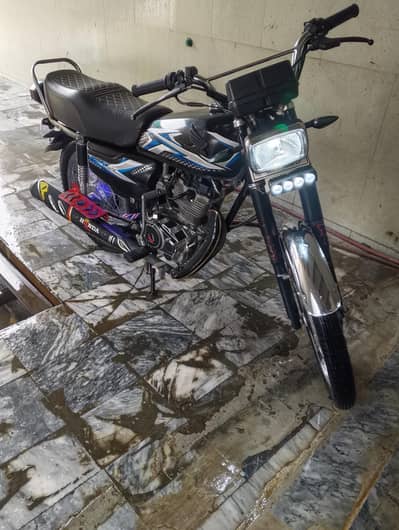 Honda 125 with original accessories