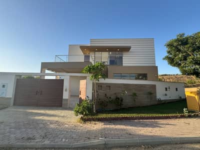 500 Sq Yd Designer 6-Bedroom Park-Facing Villa for Rent Precinct-4, Bahria Town Karachi, with Park, Mosque & Midway Commercial nearby just 5 min drive from Main Gate