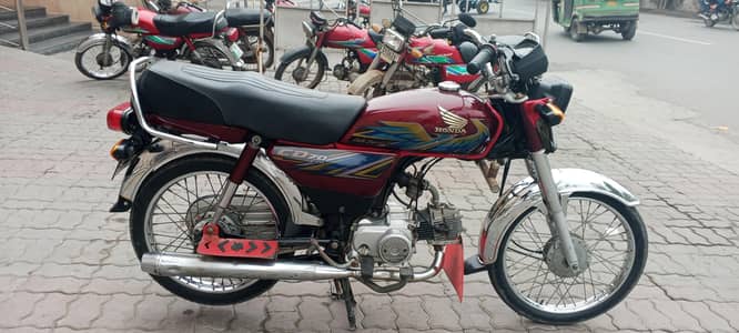 Honda CD 70 Red color