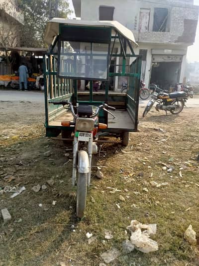 United 100cc loader rickshaw