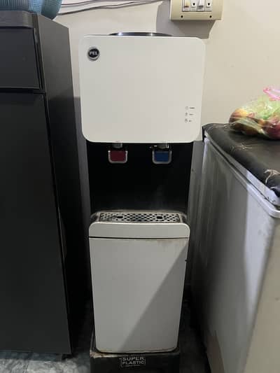 PEL water dispenser