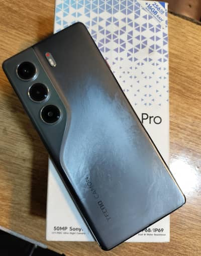 Tecno camon 40 pro