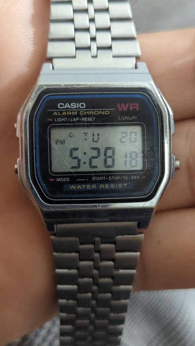 100% orignal watch never open. orignal cell