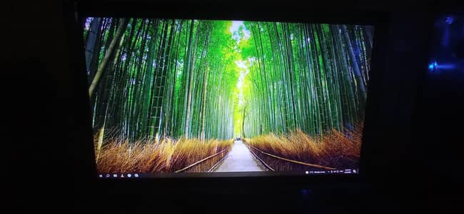 24 inches MultiPurpose LCD TV for sale