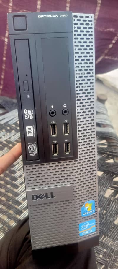 computer CPU i5 . . 12. GB. . Ram. . 360GB. . Rom