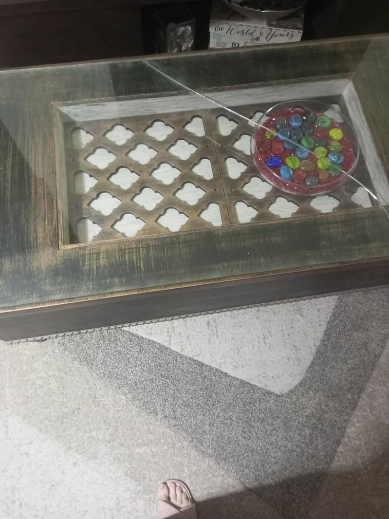 coffee table 0