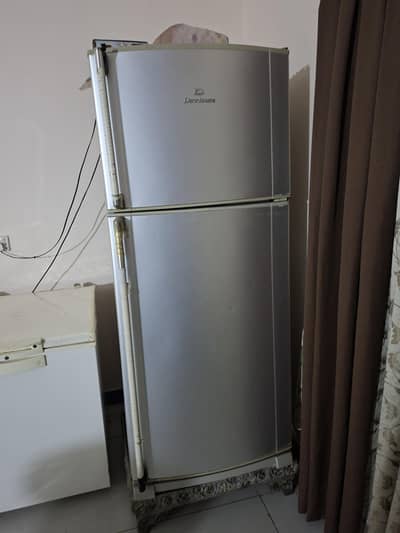 Full size dowlance frige