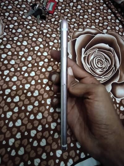 I phone 7plus 128gb all ok penal orgnial har chez ok hai