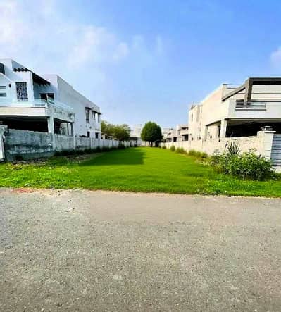 10 Marla Top Location Plot No- 1098 Block D Phase 9 Town DHA Lahore For Urgent Sale